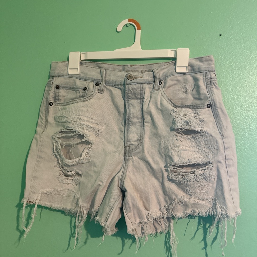 size 12 90's Boyfriend distressed shorts from American Eagle